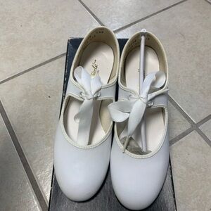 Childs 4.5 White Leather  Mary Jane Style Tie Tap Dance Shoes No Taps NIB